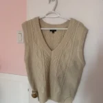 Featured thumbnail for Gilet en tricot