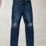 Featured thumbnail for Jeans American Eagle avec trou au genou
