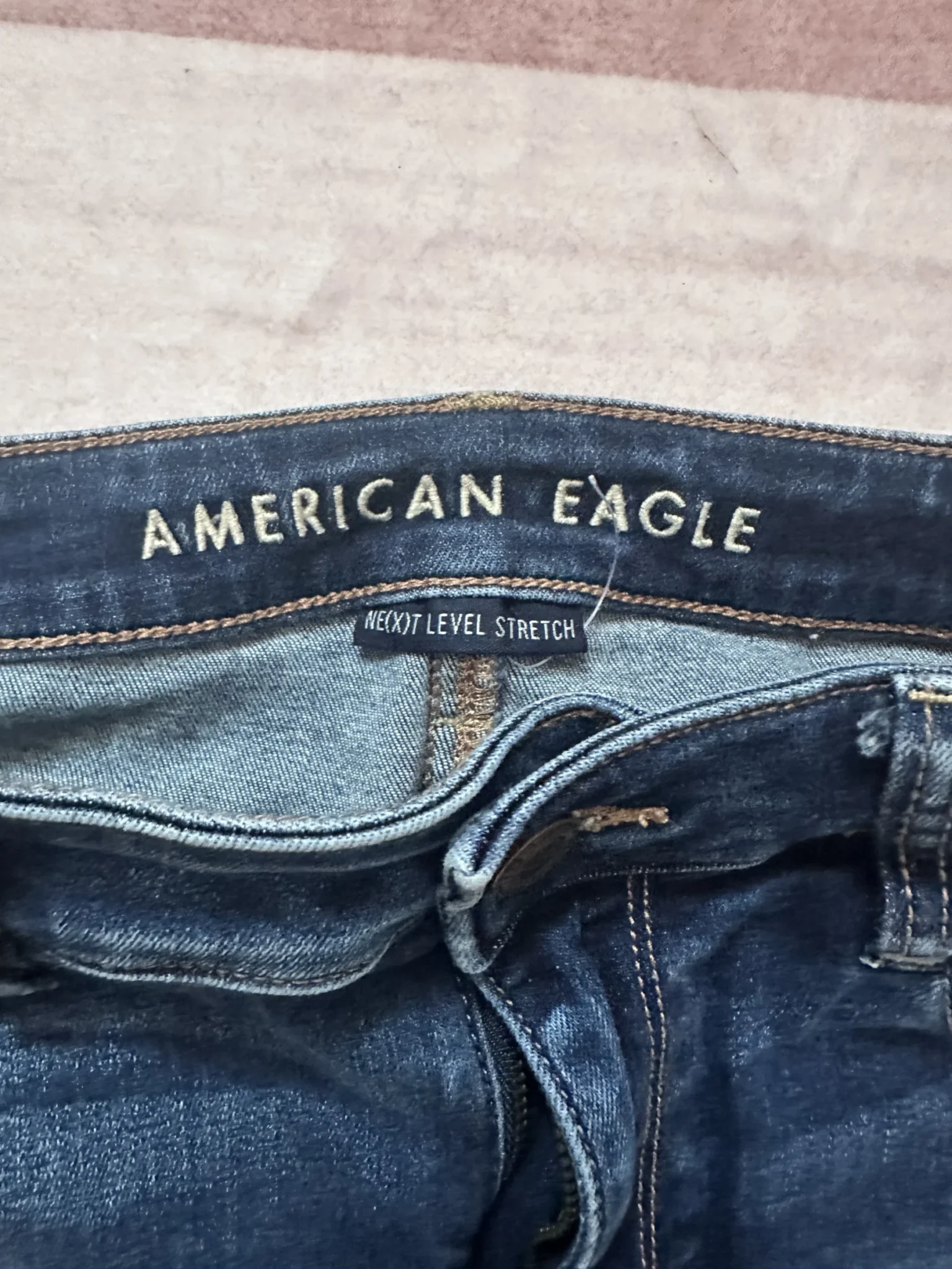 Image for Jeans American Eagle avec trou au genou