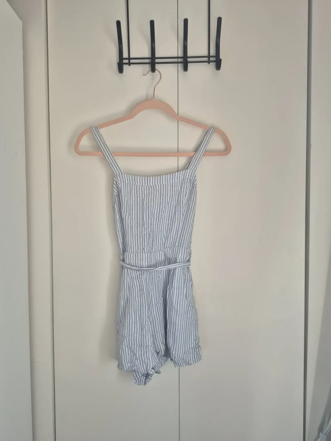 Featured image for Hollister Jumpsuit, Size Small