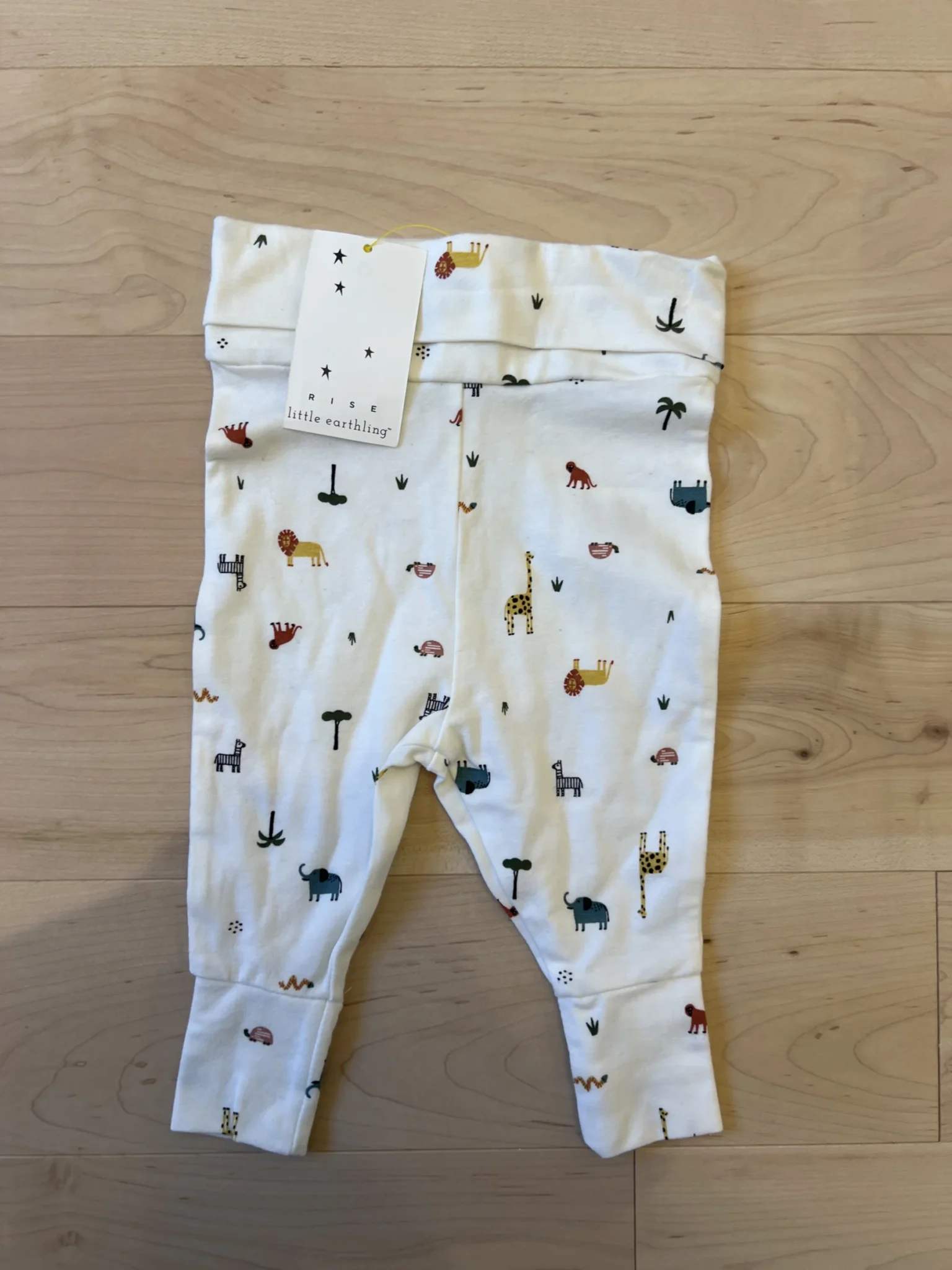 Featured image for Pantalon coton organique marque Little earthling neuf taille 6-9 mois