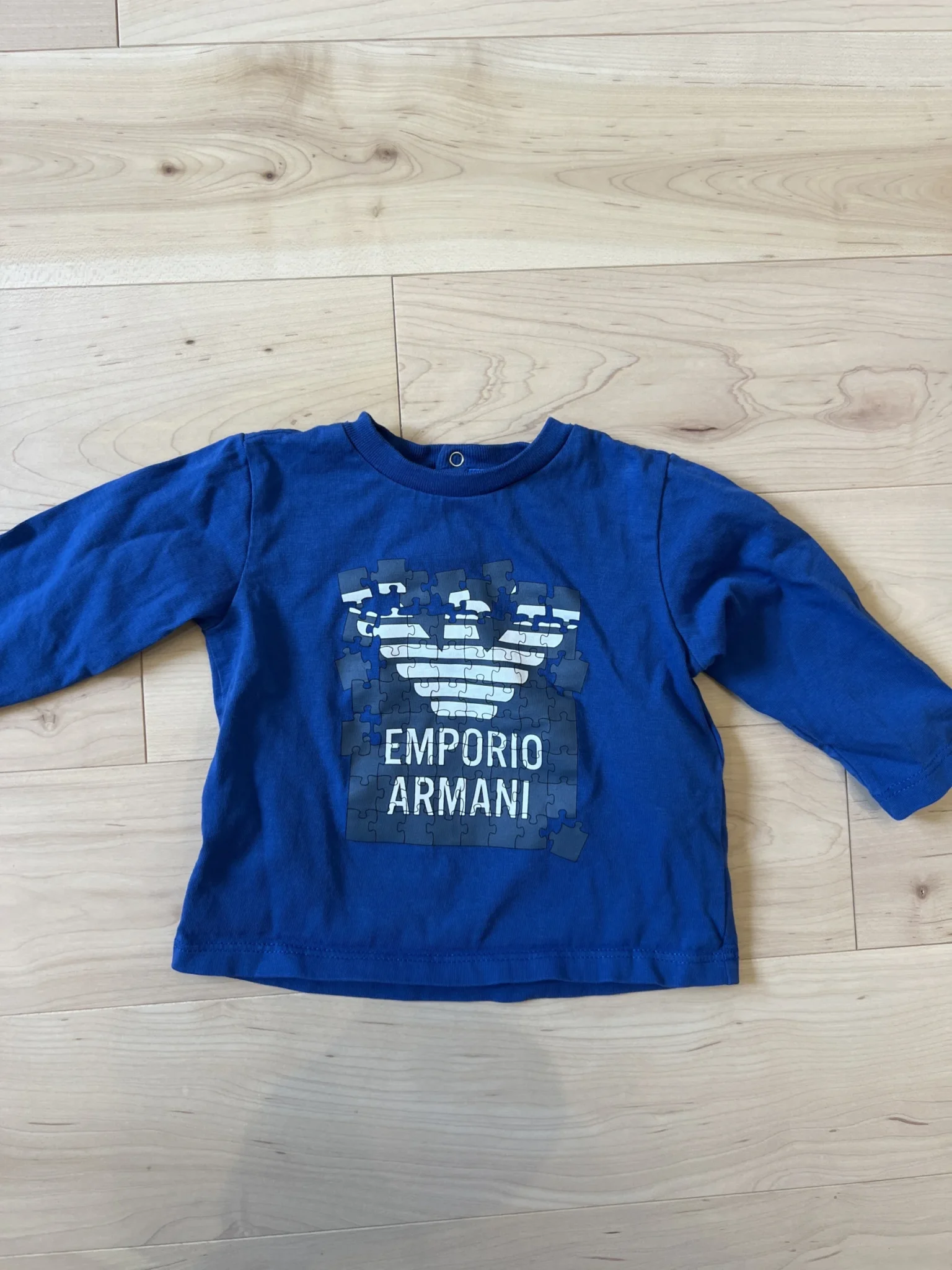Featured image for Chandail manche longues marque ARMANI 6 mois bébé