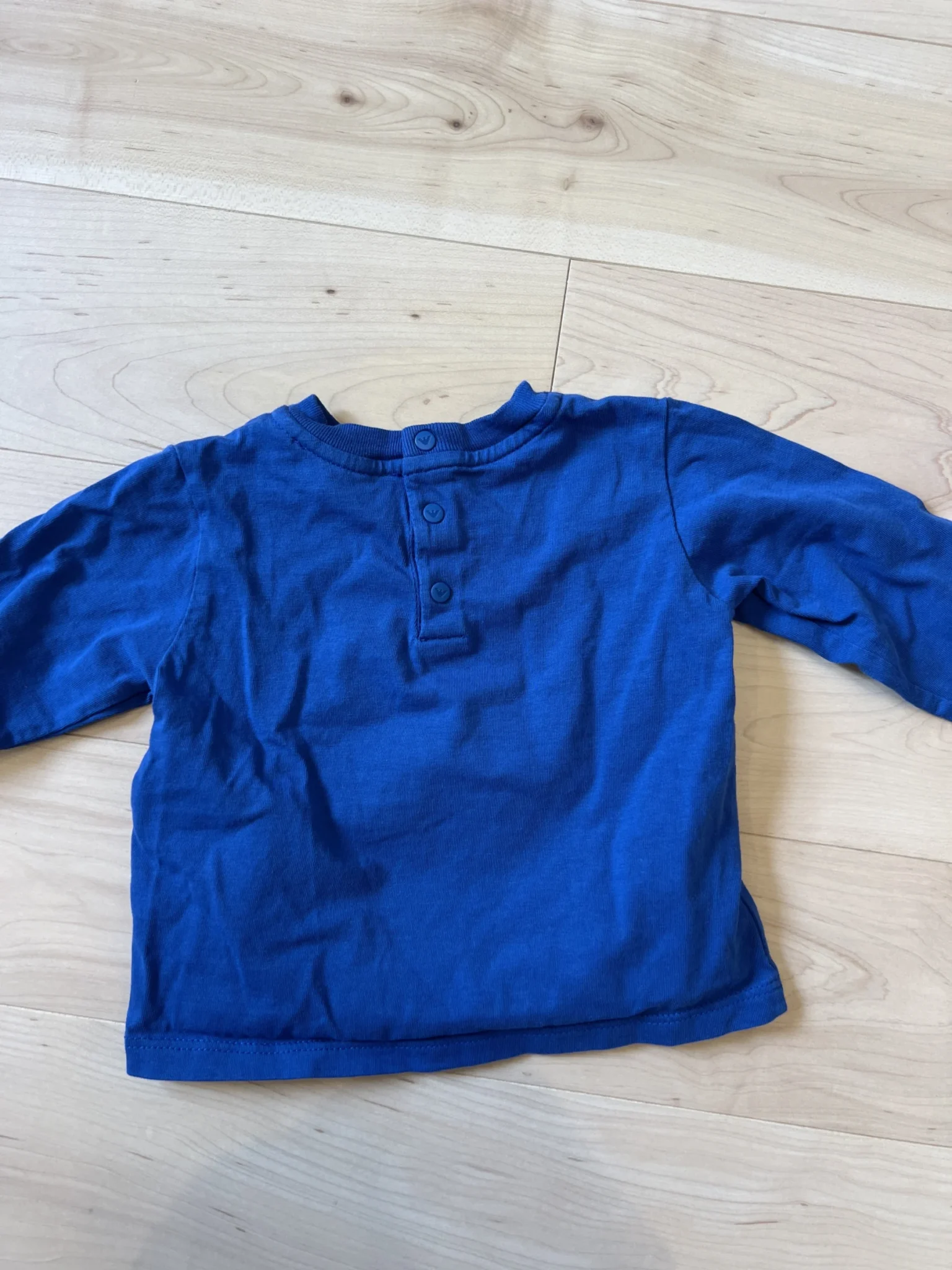 Image for Chandail manche longues marque ARMANI 6 mois bébé