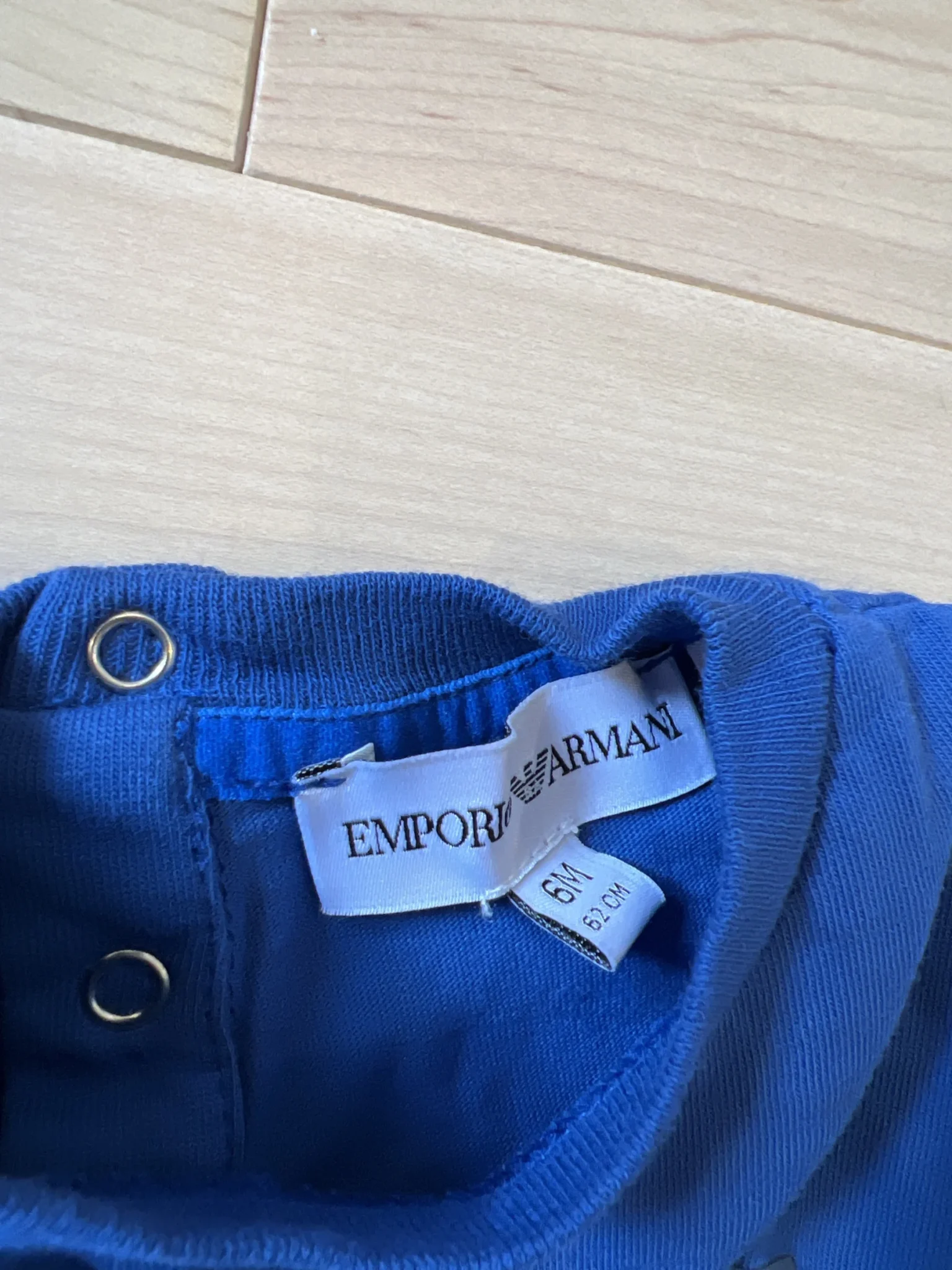Image for Chandail manche longues marque ARMANI 6 mois bébé
