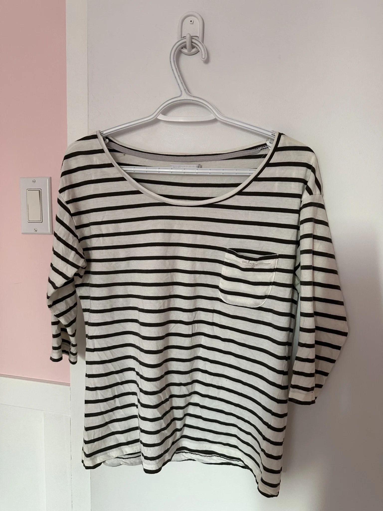 Featured image for Striped 3/4-sleeve jumper