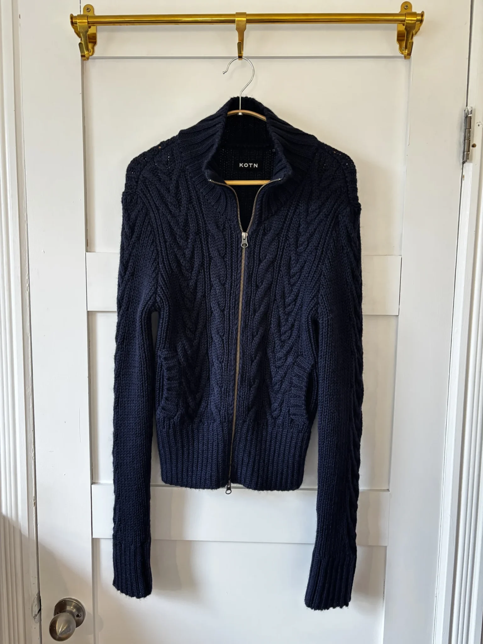 Featured image for ♥️Gilet en laine avec zip KOTN