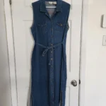 Featured thumbnail for Robe en jeans vintage