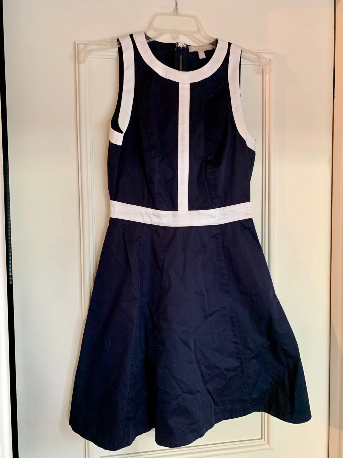 Featured image for Navy blue dress without sleeves, round neck