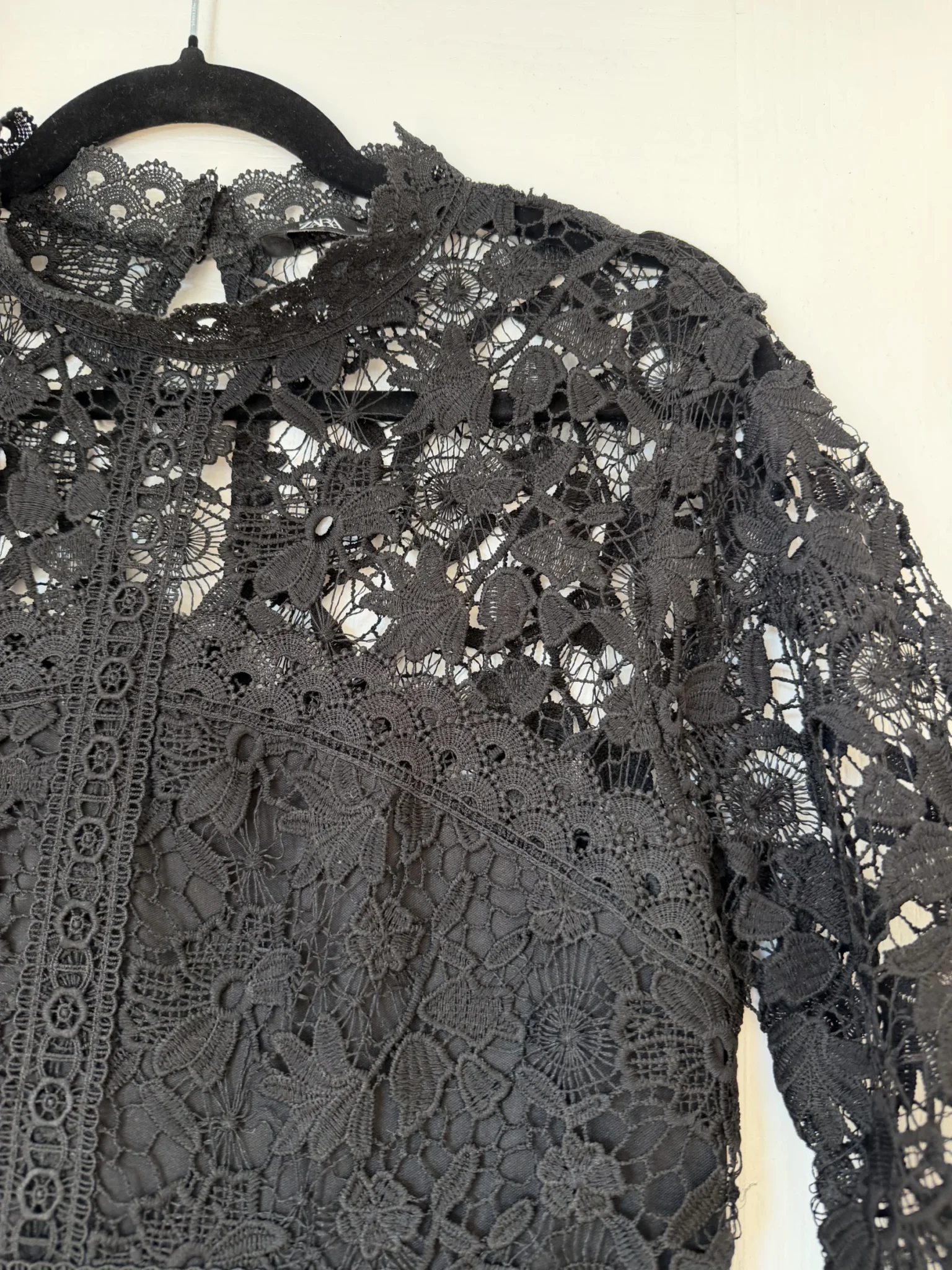 Image for Robe Zara noir avec broderie et dentelles taille M