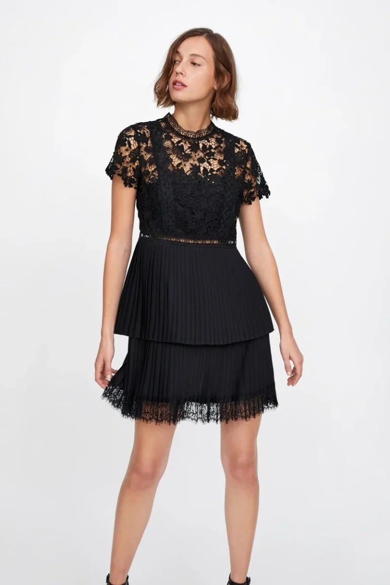 Image for Robe Zara noir avec broderie et dentelles taille M