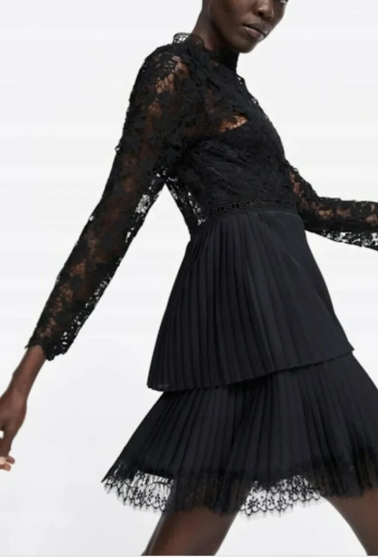 Image for Robe Zara noir avec broderie et dentelles taille M