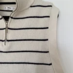 Thumbnail for Pull Mango taille M rayé écru et bleu marine col camionneur