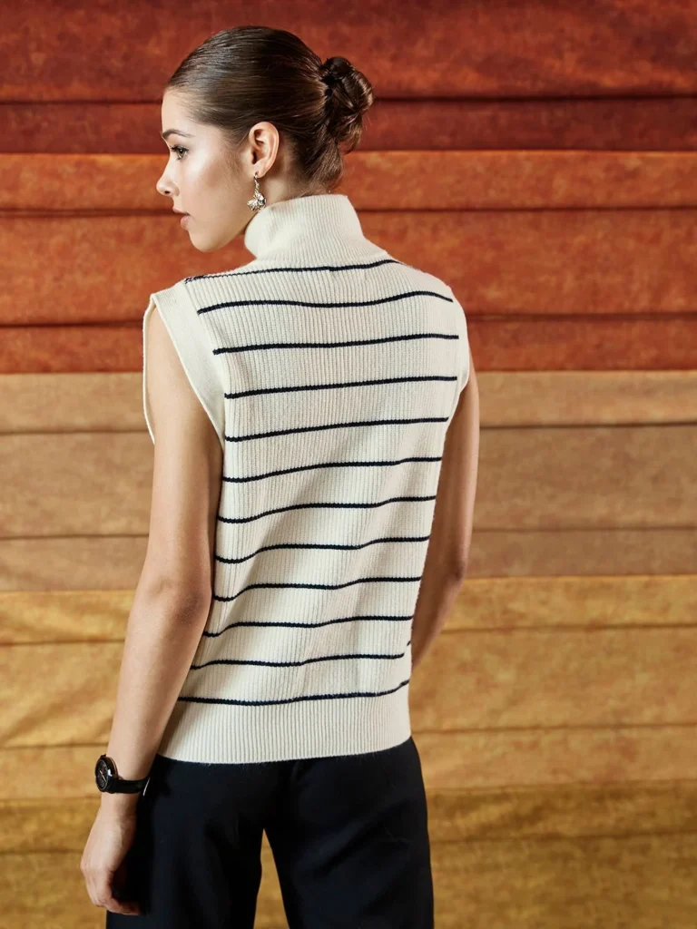 Image for Pull Mango taille M rayé écru et bleu marine col camionneur