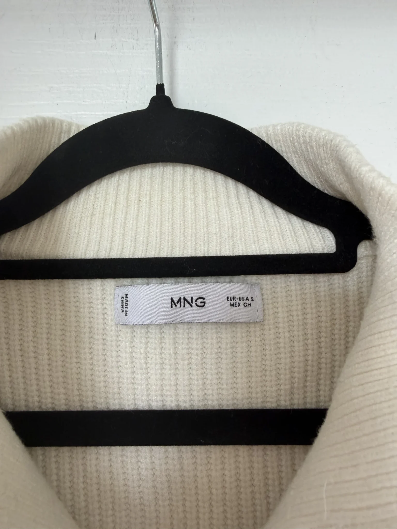 Image for Pull Mango taille S col camionneur blanc cassé écru