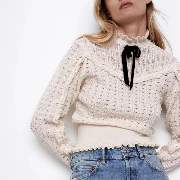 Featured image for Pull Zara blanc écru et noir taille XL manches ballons