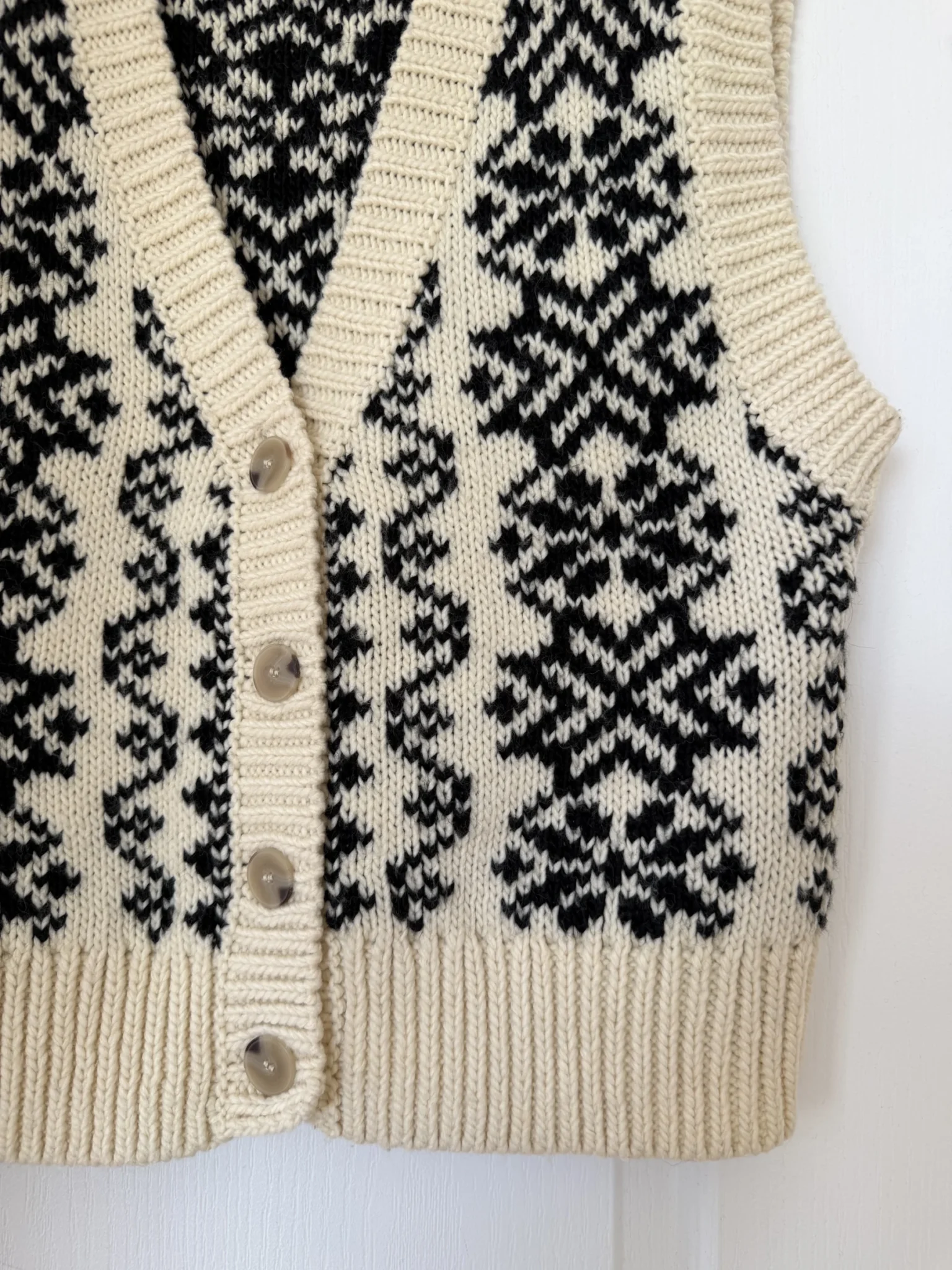 Image for Gilet Zara taille L écru et noir style pull d’hiver