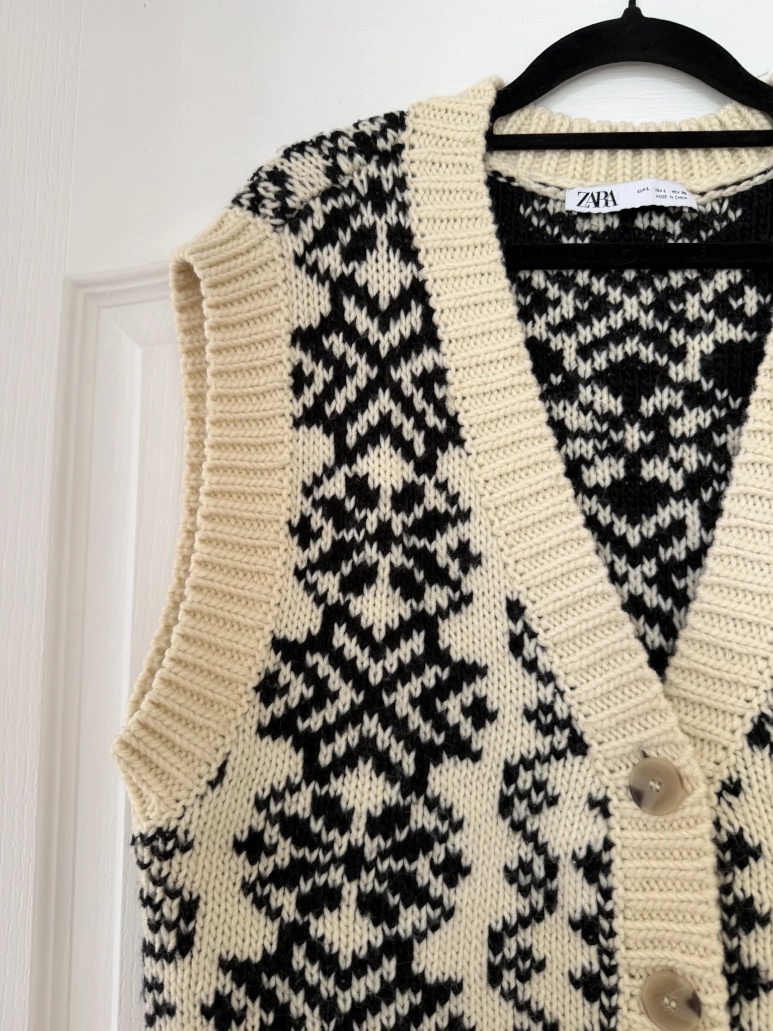 Image for Gilet Zara taille L écru et noir style pull d’hiver