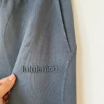 Thumbnail for Pantalon jogging Lululemon taille 8 gris coupe large/oversize
