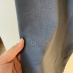 Thumbnail for Pantalon jogging Lululemon taille 8 gris coupe large/oversize