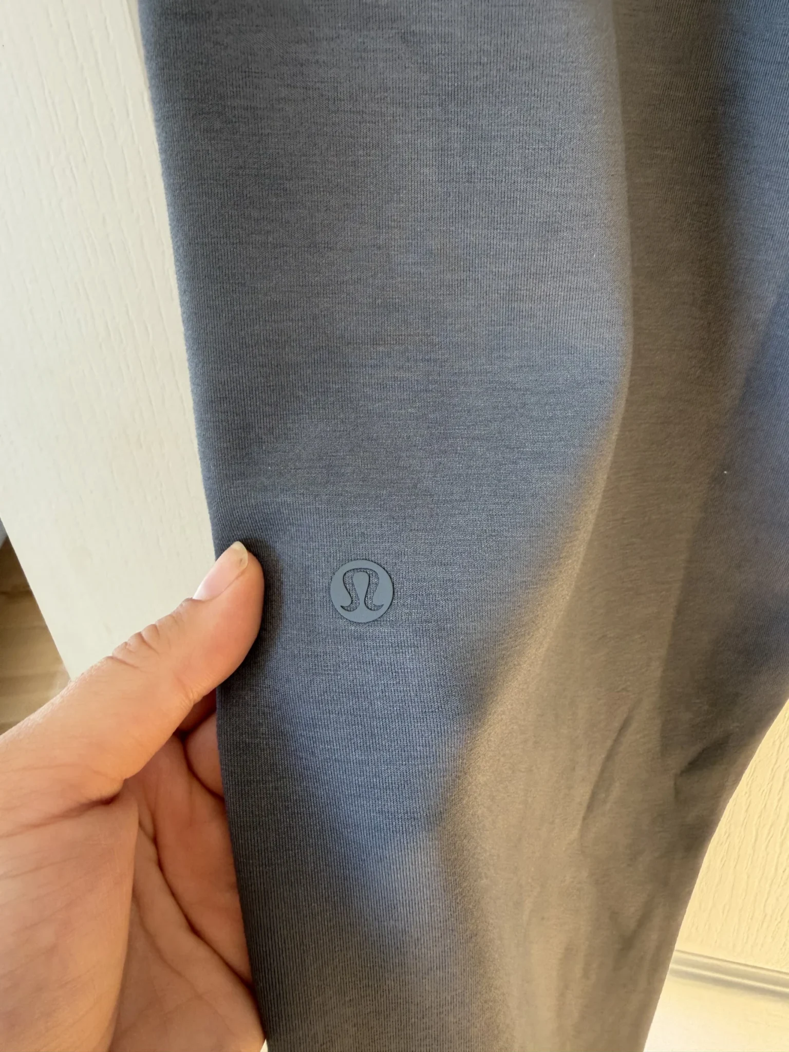 Image for Pantalon jogging Lululemon taille 8 gris coupe large/oversize