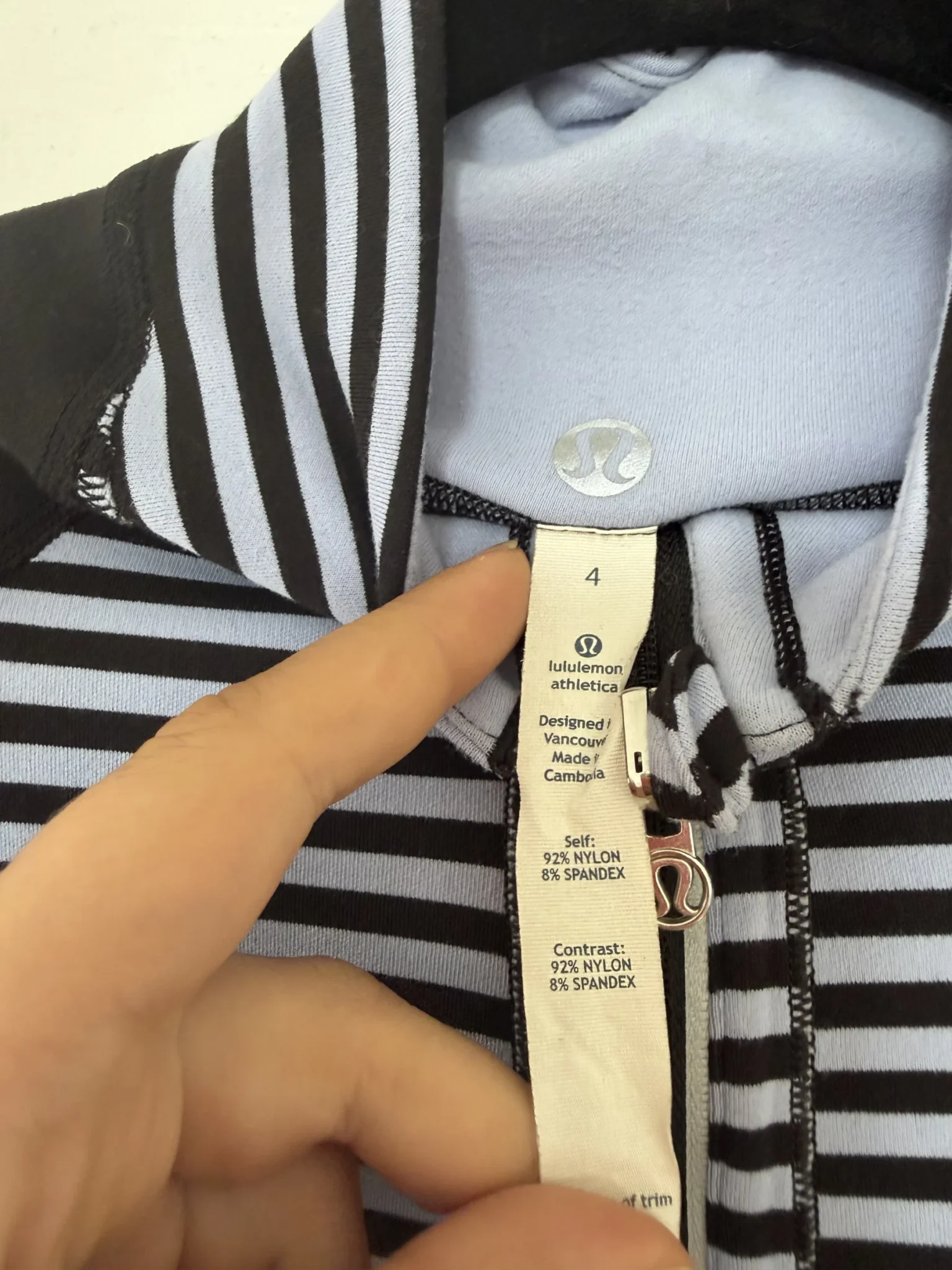 Image for Veste Lululemon de sport taille 4 bleu clair et noir