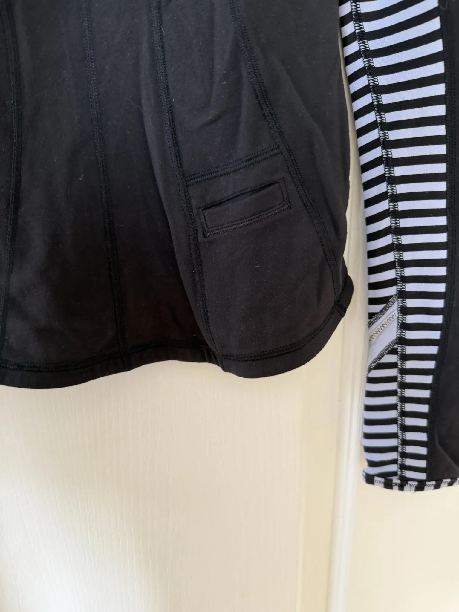 Image for Veste Lululemon de sport taille 4 bleu clair et noir