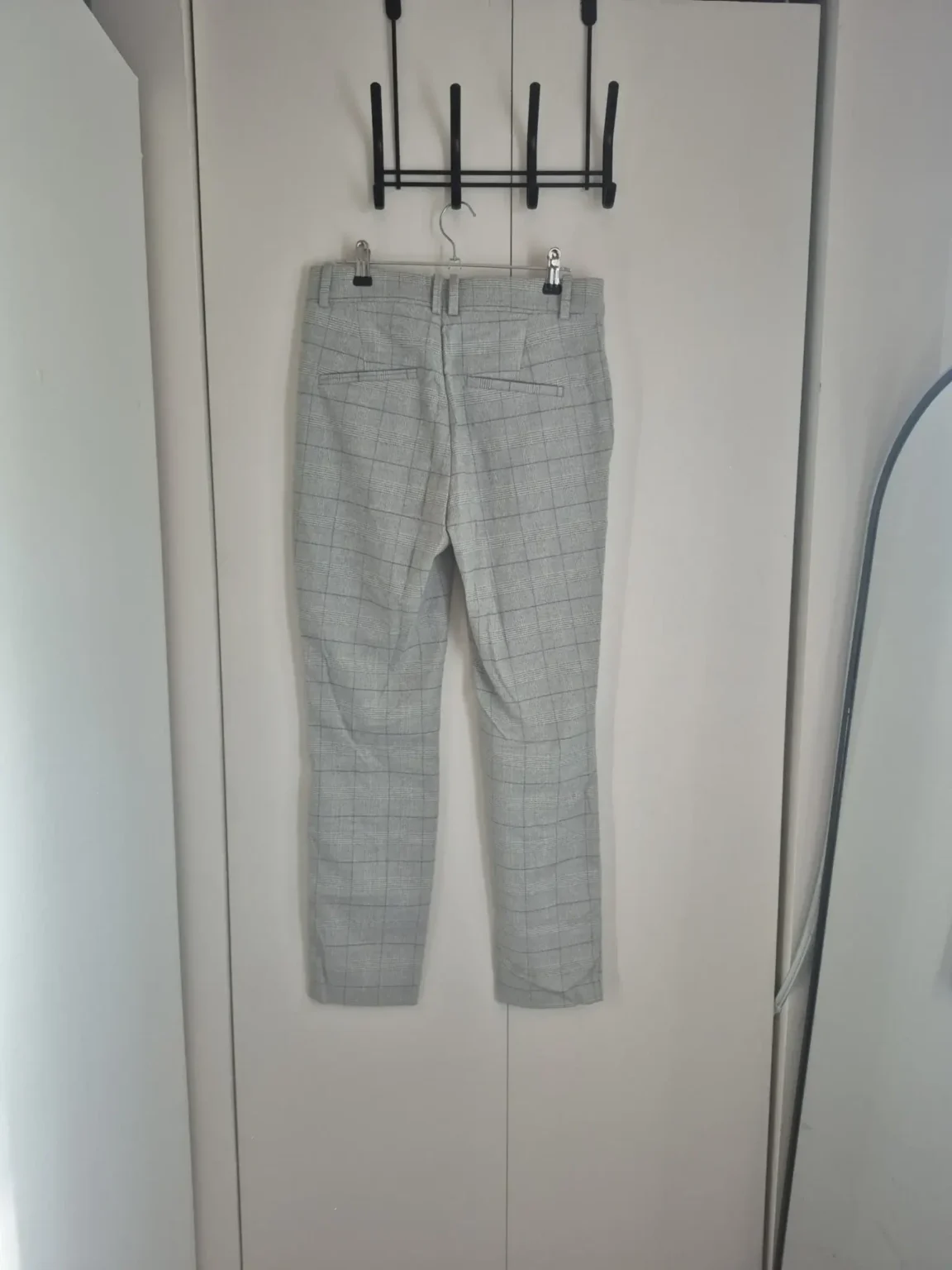 Image for HM trousers, size 6