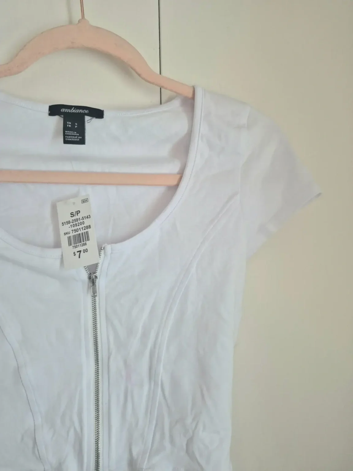 Image for White jumper, size Small