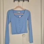 Featured thumbnail for Chandail bleu Hollister Small