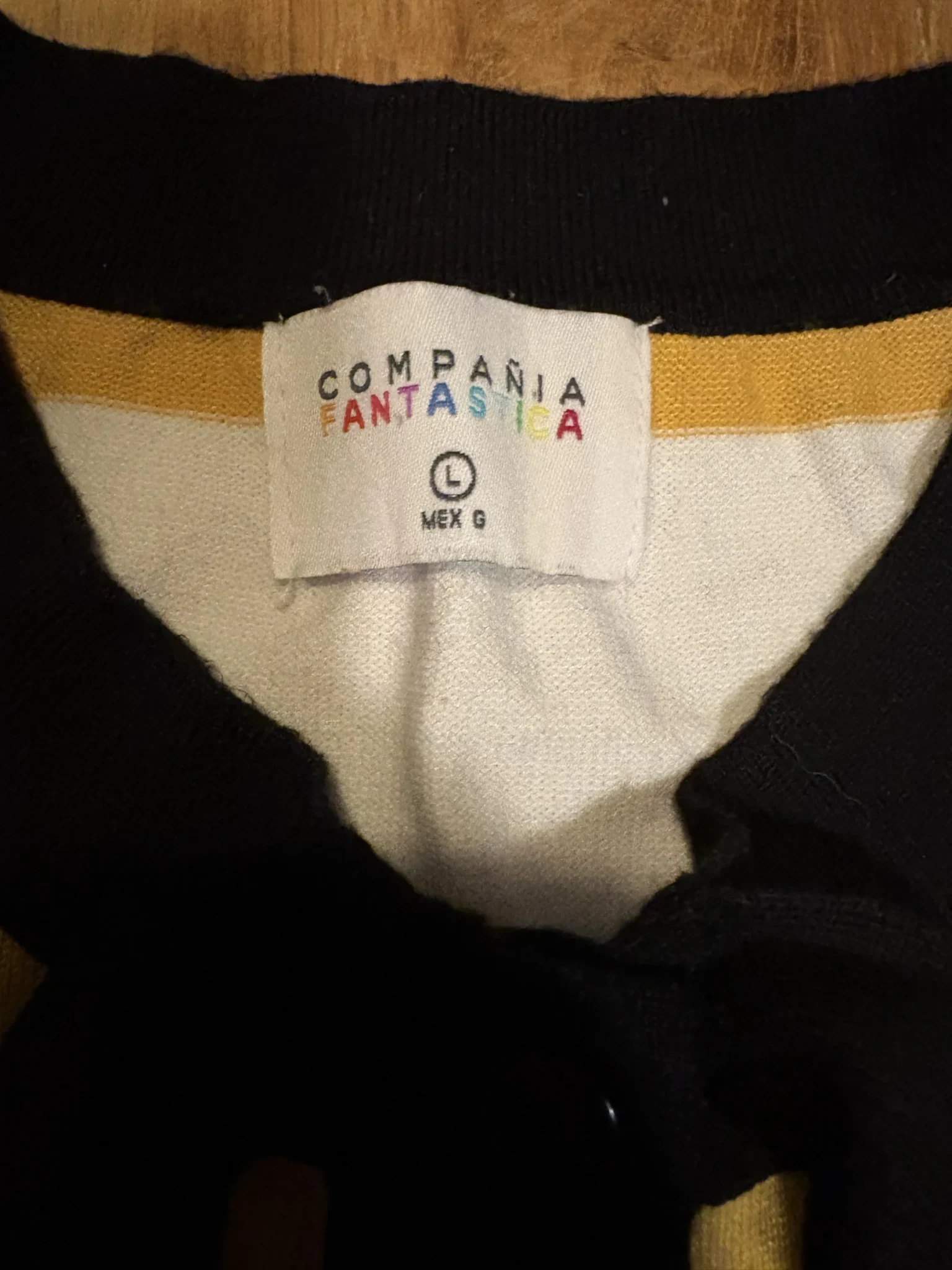 Image for Compañía Fantástica – Cardigan rayé jaune, blanc et noir – taille L