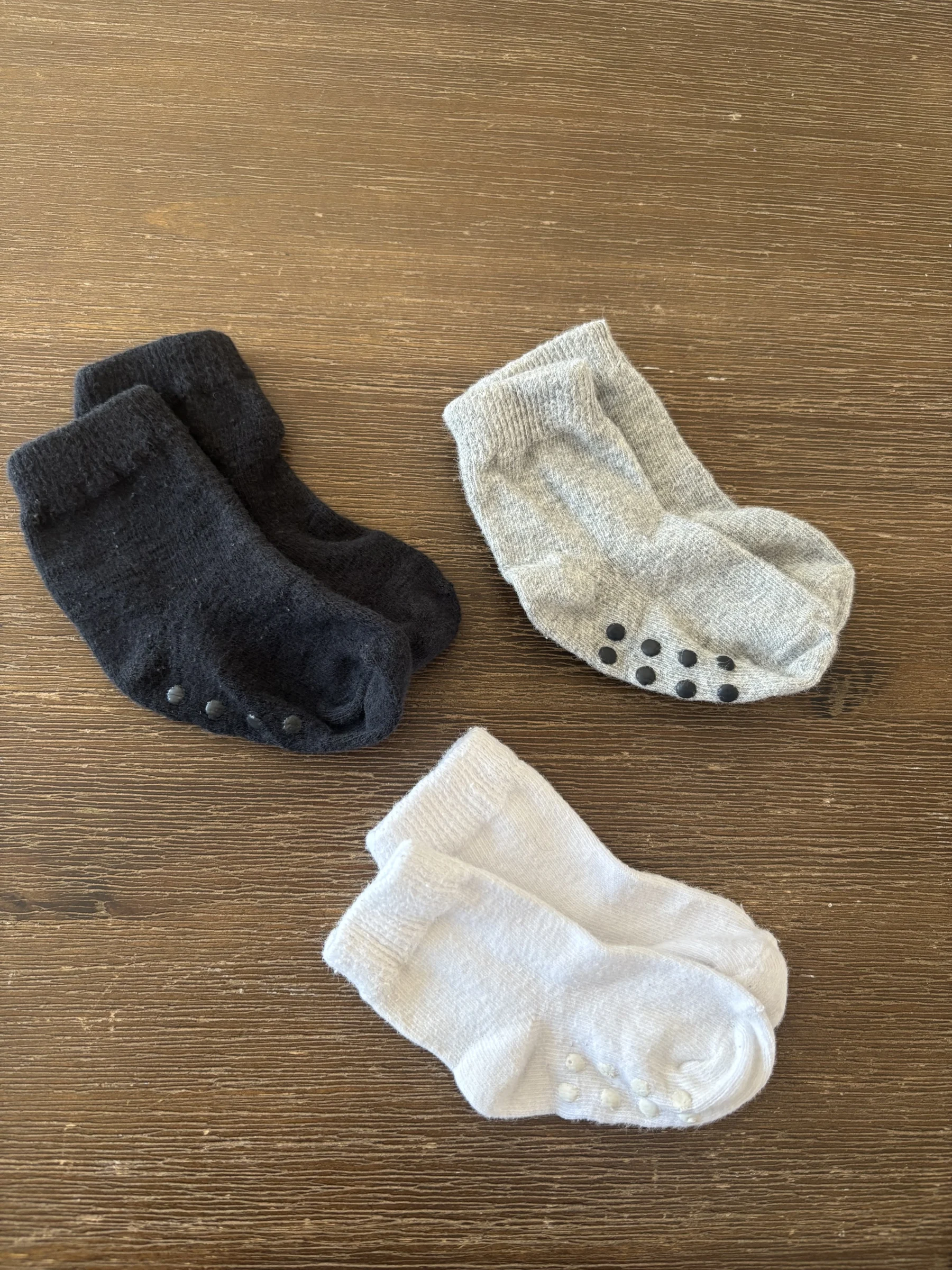 6-12M Bas bébé *Autre seconde main