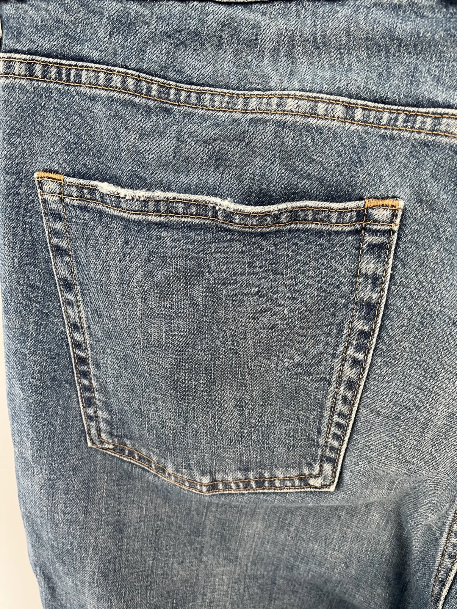 Image for Jeans Everlane - the curvy cheeky