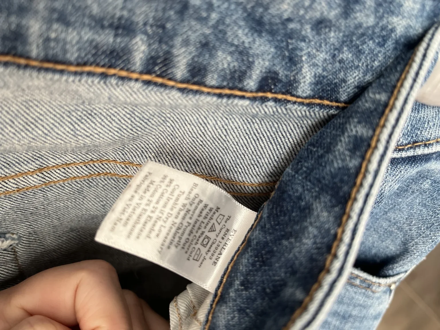 Image for Jeans Everlane - the curvy cheeky