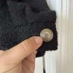 Thumbnail for Manteau court Maje noir avec bouton doré taille 36 effet tweed