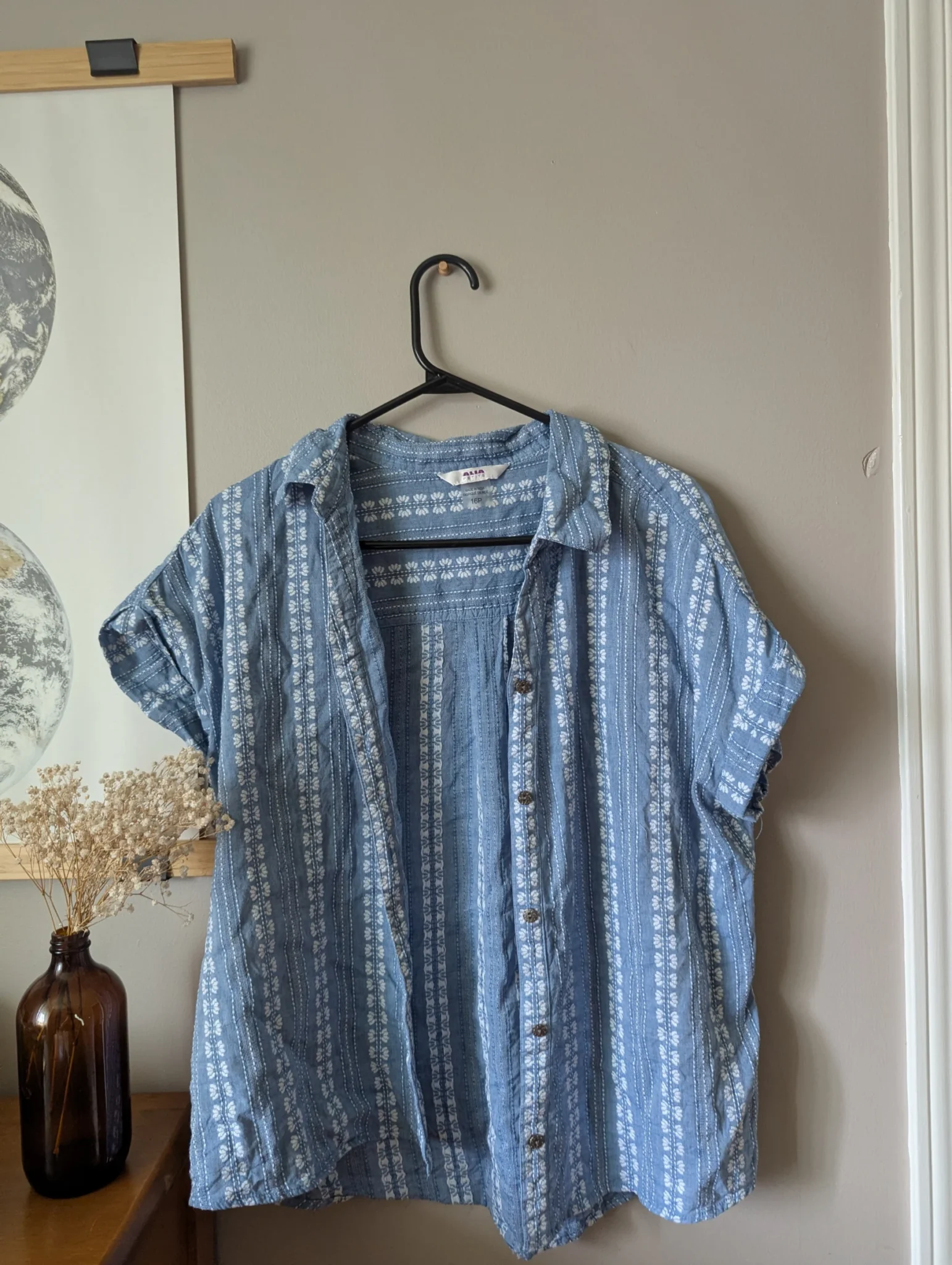 Featured image for Cotton shirt with embroidery