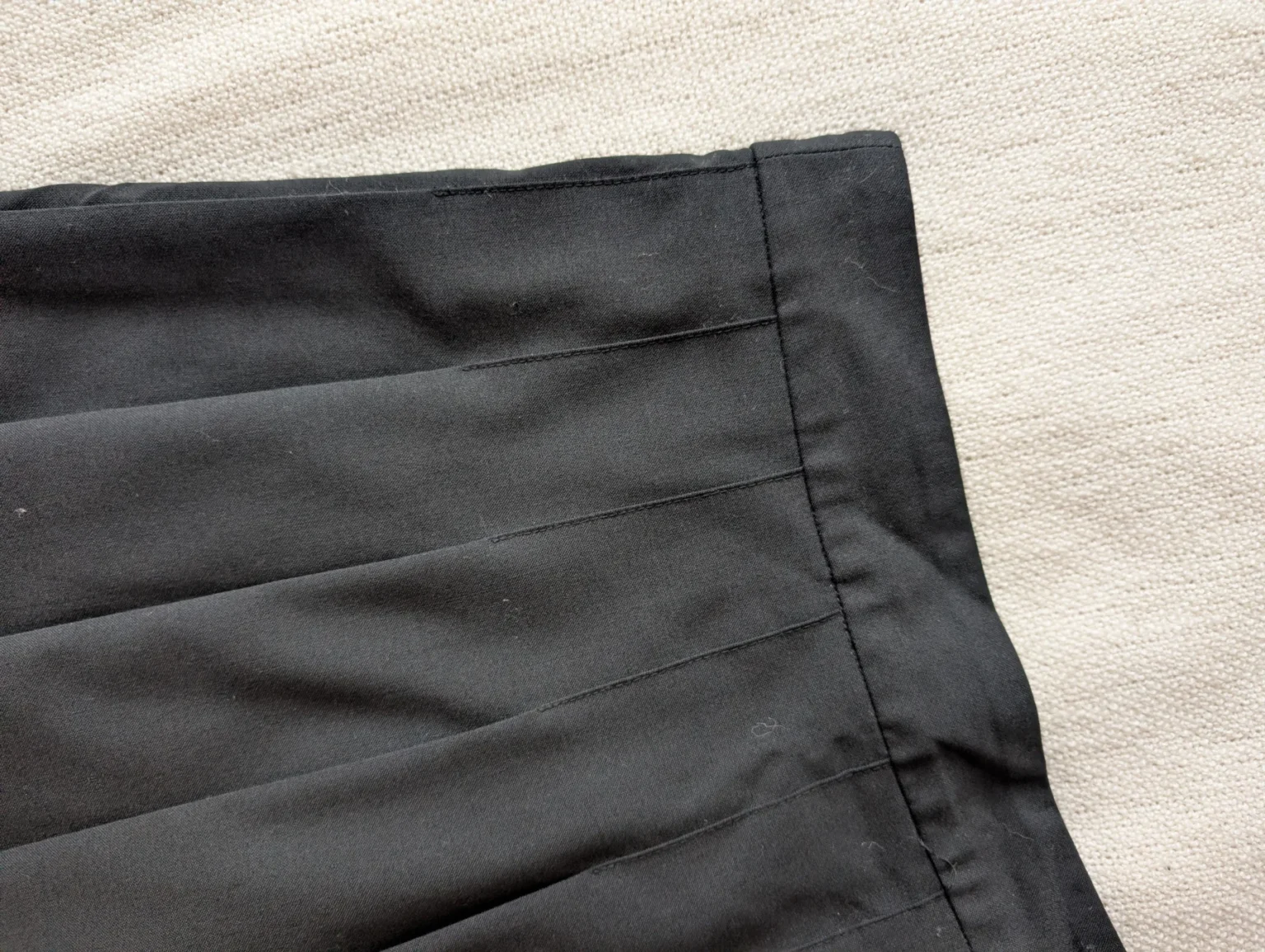 Image for Pleated skirt noire Aritzia