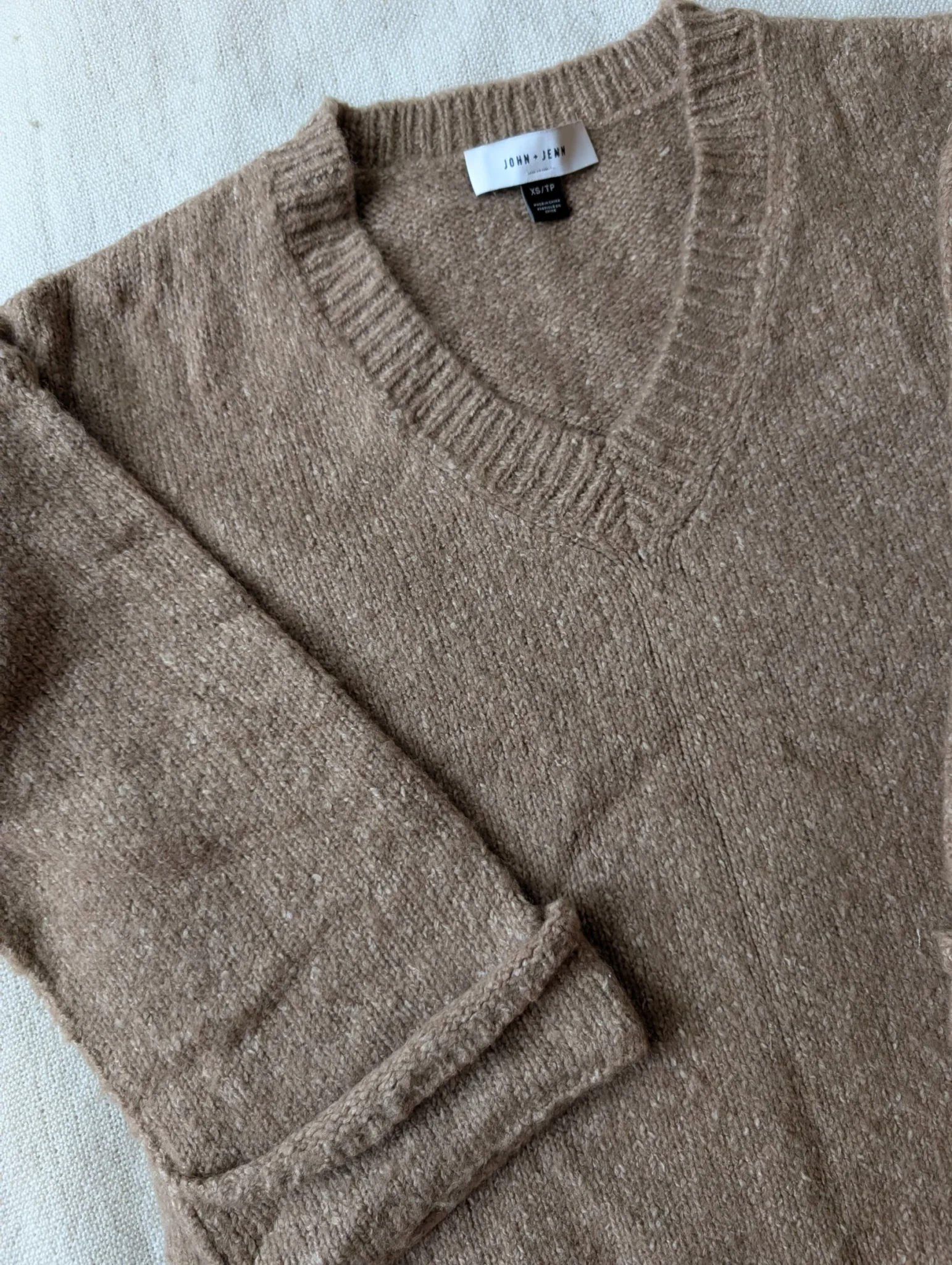 Image for Pull John + Jenn neuf oversized