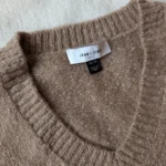 Thumbnail for Pull John + Jenn neuf oversized