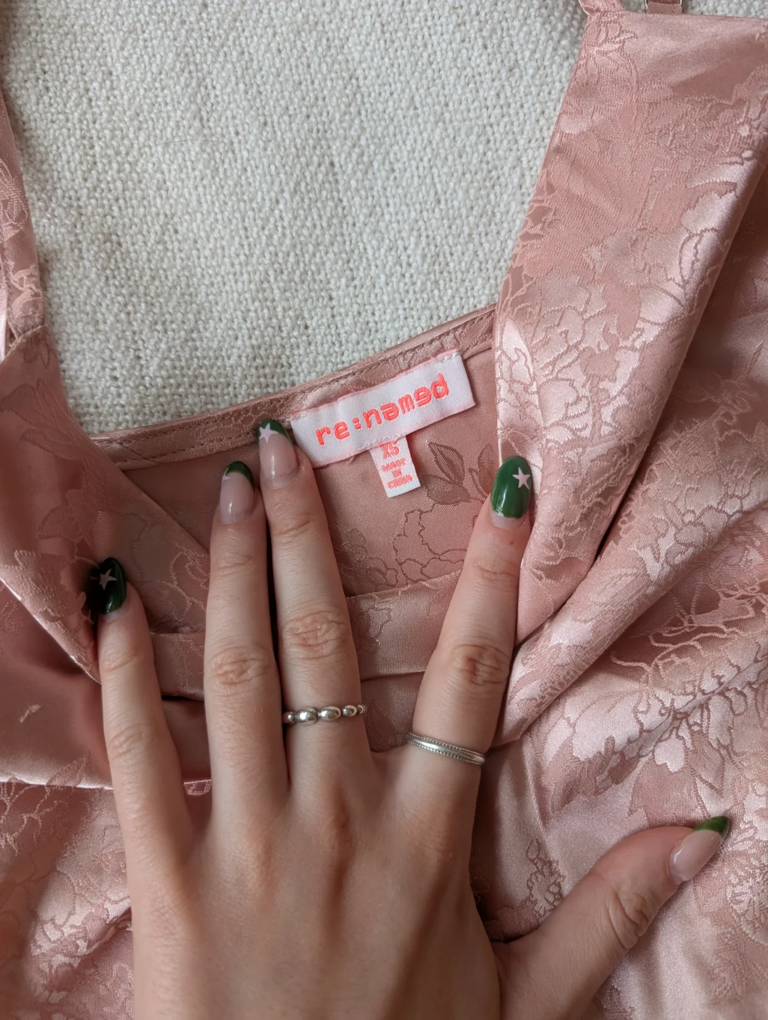 Image for Robe satinée fleurie rose