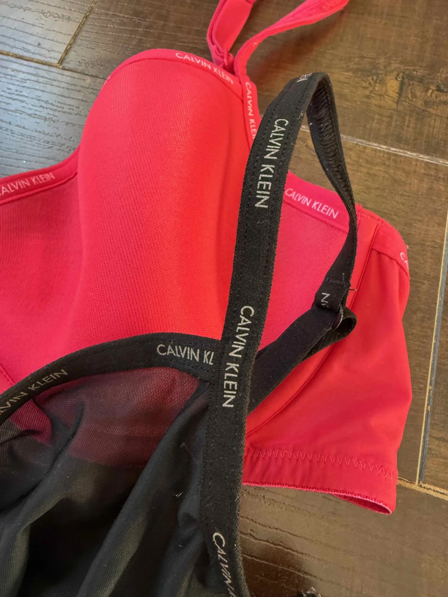 Image for 2 brassières Calvin Klein 36C + 36B