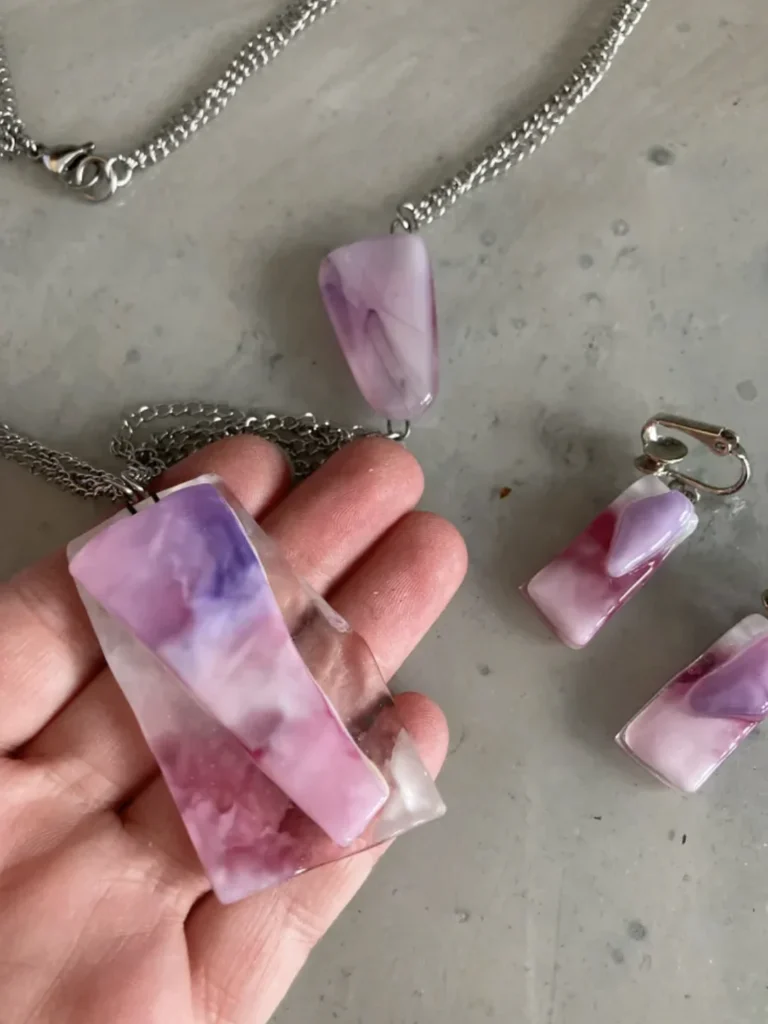 Image for Mauve earring and necklace set