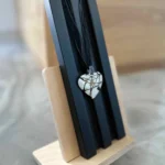 Featured thumbnail for Collier pendentif coeur