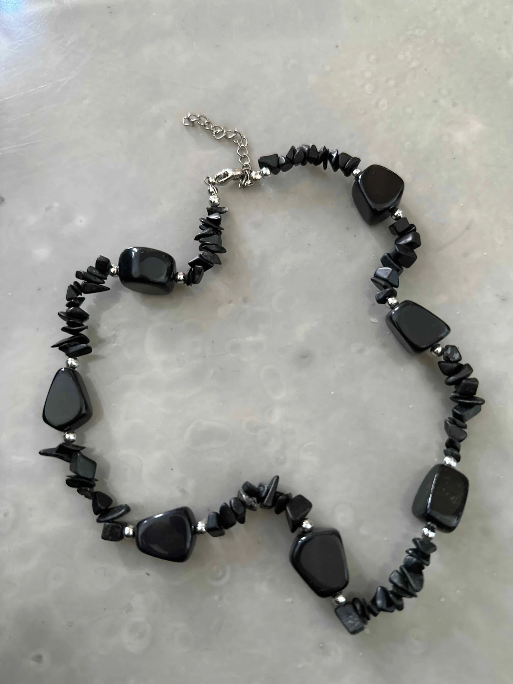 Collier noir *Autre seconde main