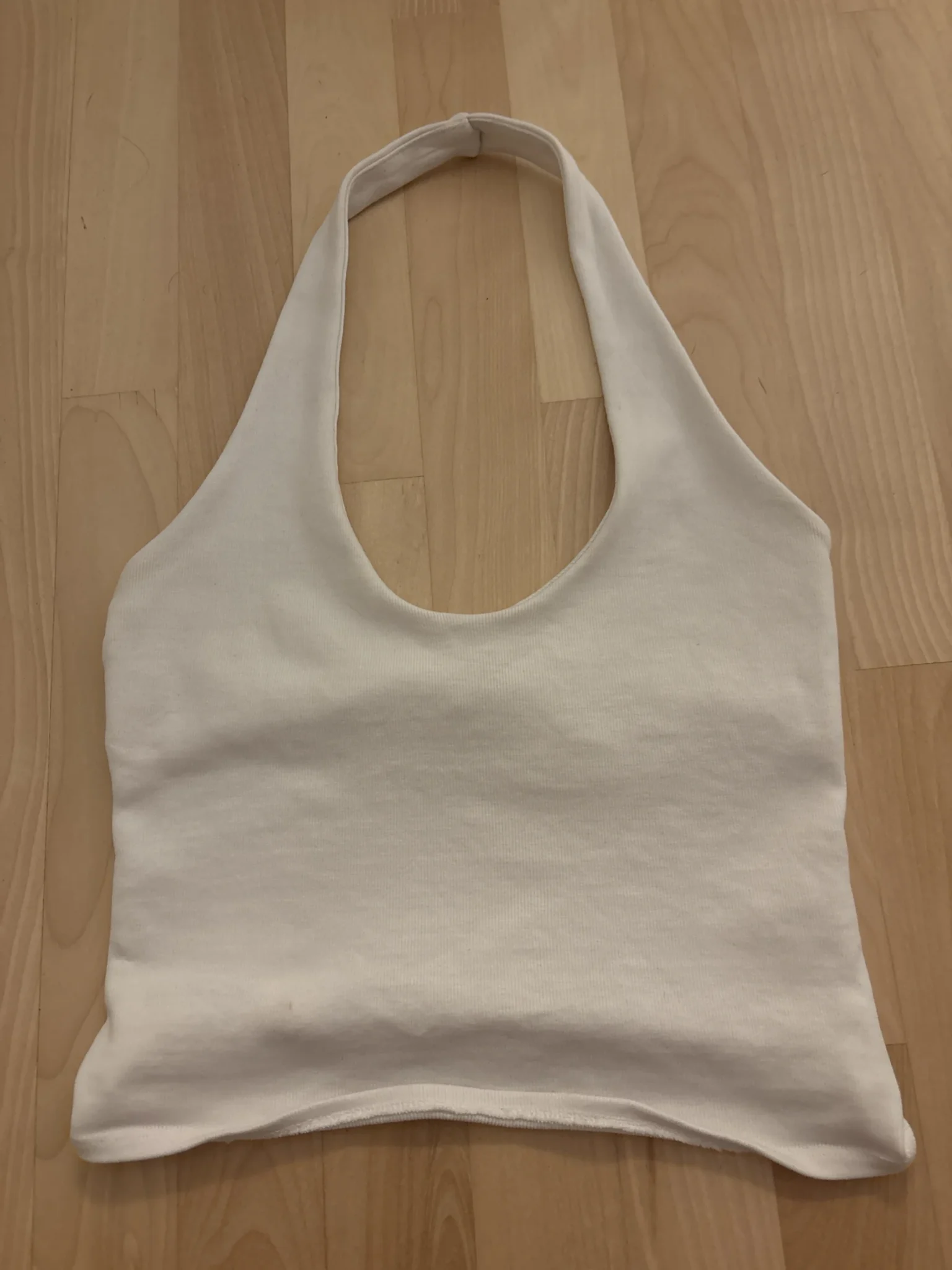 Featured image for Camisole col en u
