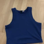 Featured thumbnail for Camisole bleu