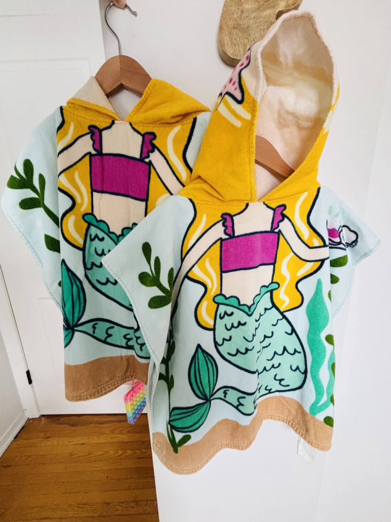 Image for Children’s mermaid-themed hooded towels