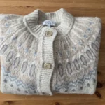 Featured thumbnail for Cardigan en lainage crème