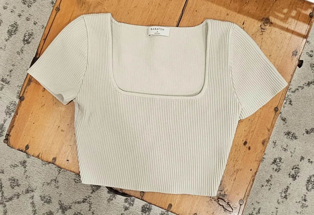 Image for Aritzia Babaton sculpt crop scoop neck top