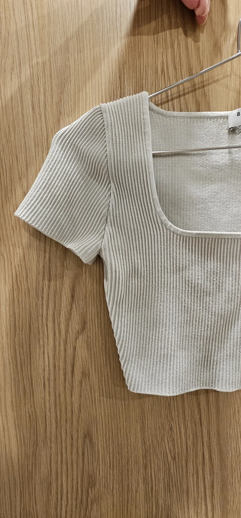 Image for Aritzia Babaton sculpt crop scoop neck top