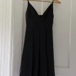 Featured thumbnail for Petite robe noire taille empire
